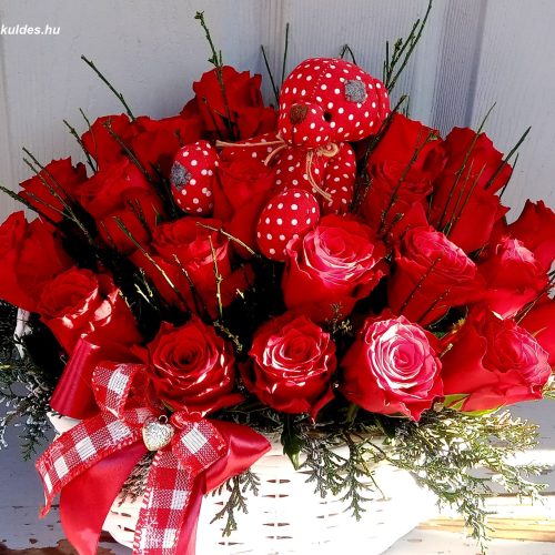 Valentin nap vörös rózsa kosár
