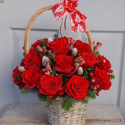 Valentin nap vörös rózsa kosár